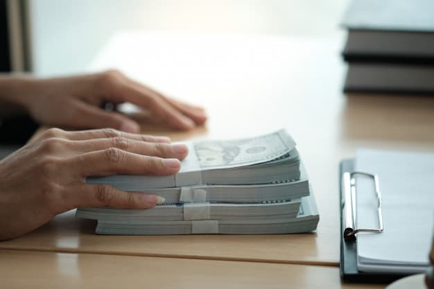 Azərbaycan bankları nə qədər dollar aldı? -MƏBLƏĞ