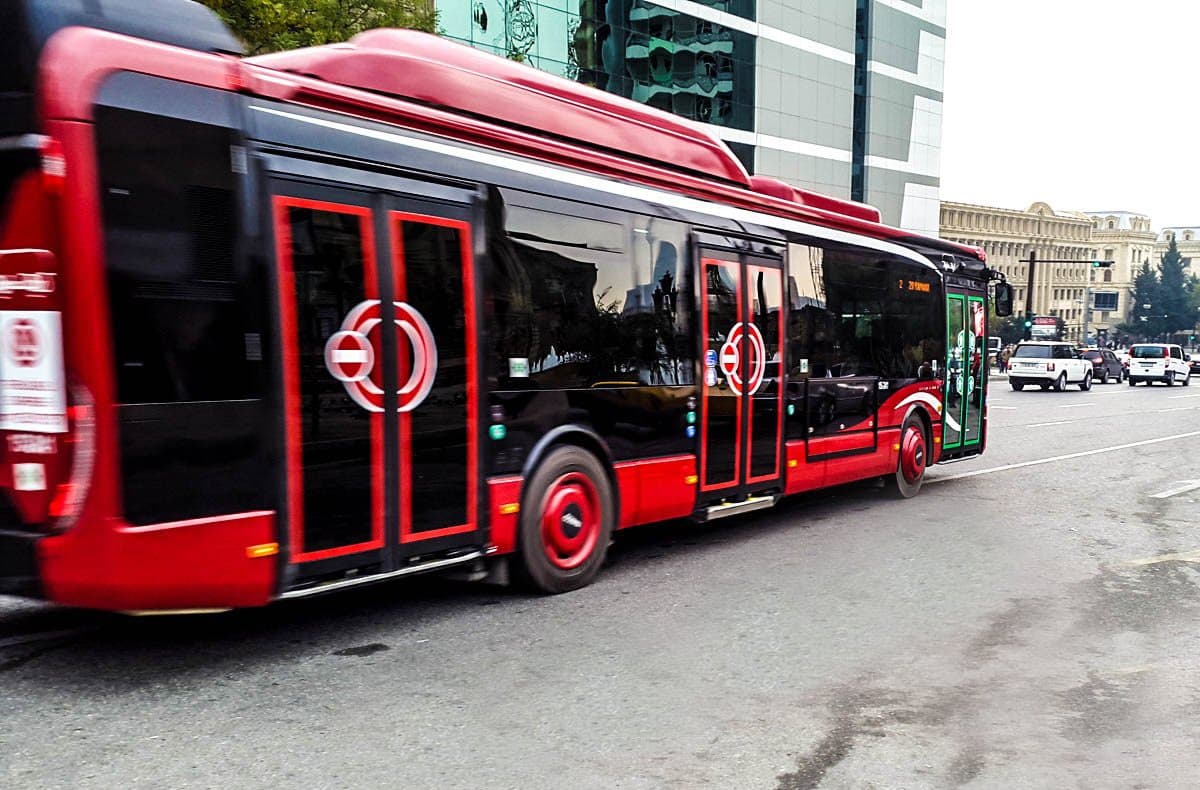 Bakıda iki avtobusun hərəkət sxemi dəyişdirildi