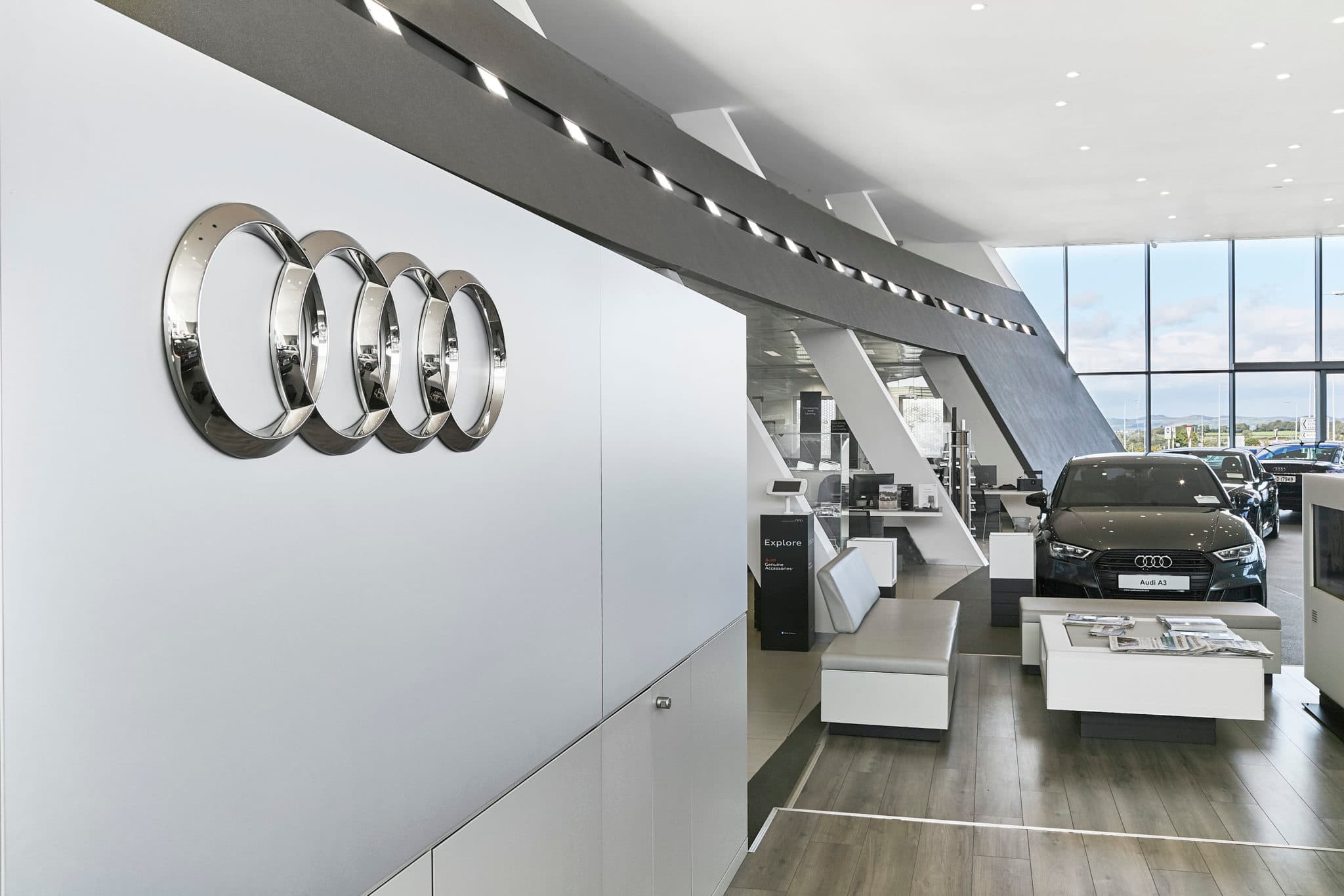 Audi istehsalı dayandırdı