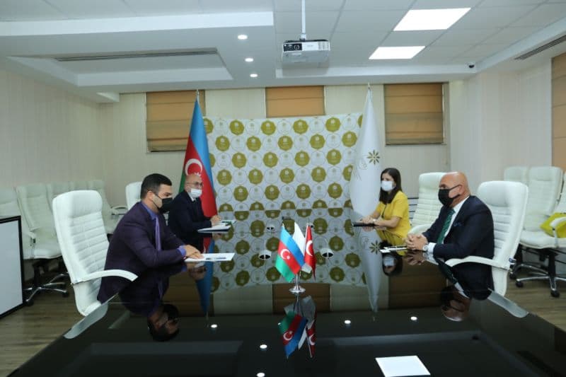 Orxan Məmmədov Azərbaycandakı türk bankının rəhbəri ilə görüşüb