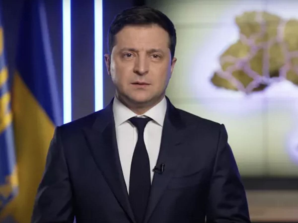 Ukrayna bütün ölkə ərazisində hərbi vəziyyət tətbiq edir - Zelenski
