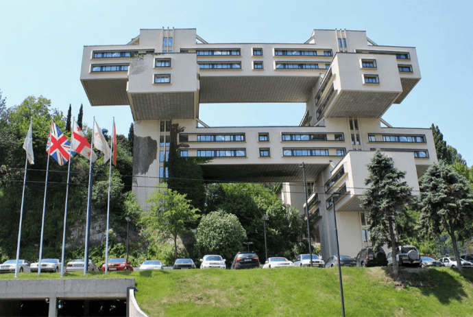 Gürcüstan Bankı hesab açdırmaq istəyən ruslara tələb - İRƏLİ SÜRÜB