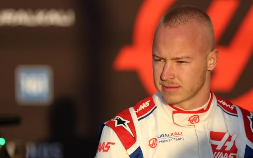"Formula 1" komandası rusiyalı pilot və titul sponsoru ilə müqaviləni pozub