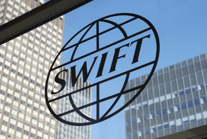 Aİ Belarusun üç bankını - SWIFT-dən AYIRACAQ