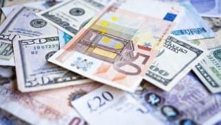 Mərkəzi Bank rəsmi valyuta məzənnələrini açıqlayıb
