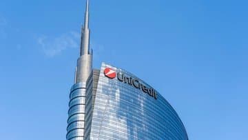 İtaliyanın Unicredit bankı Rusiyanı tərk etməyi düşünür