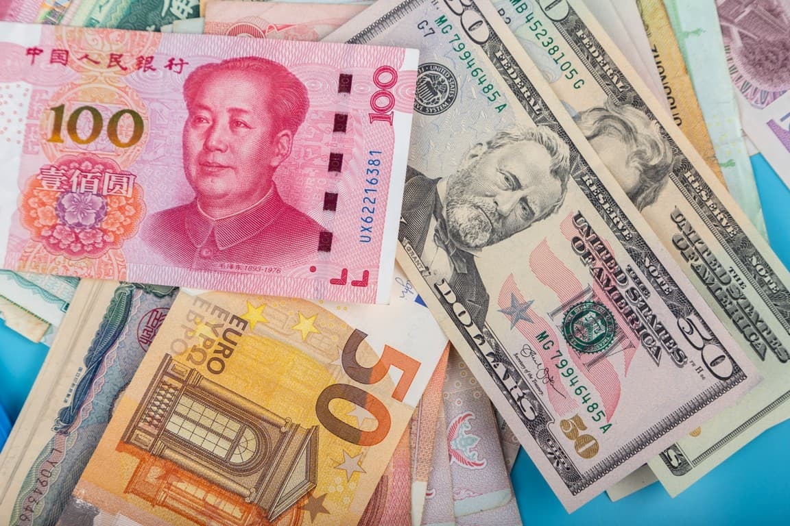 Yen dollar və avro qarşısında rekord həddə ucuzlaşdı