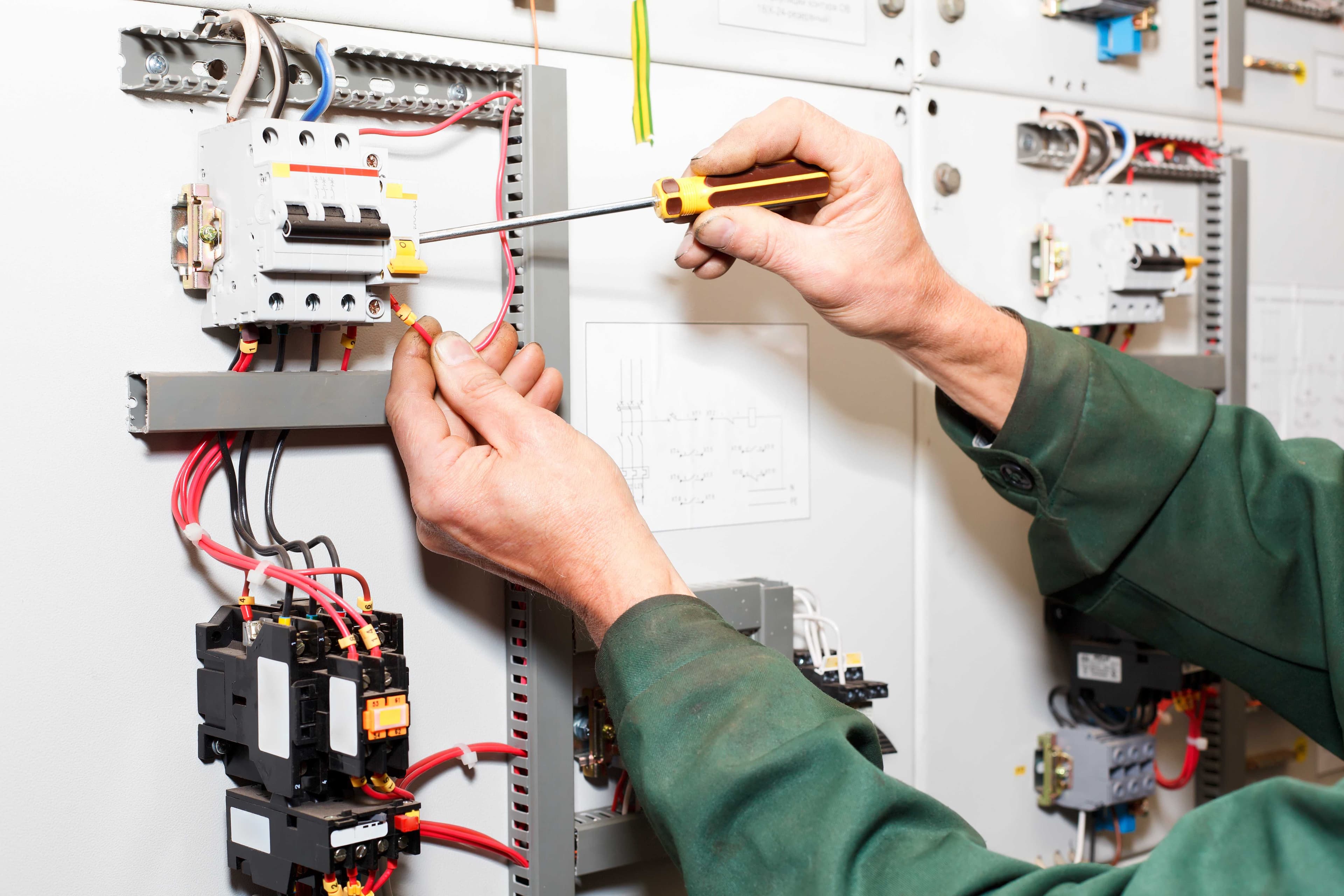 Azərişıq: Alternativ xətlə abonentlərin elektrik enerjisi təchizatı bərpa edilib