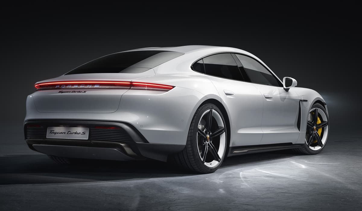 Porsche elektrikli avtomobil istehsalını artıracaq
