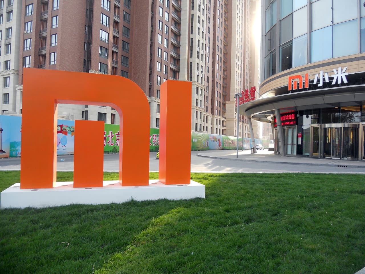 Xiaomi-nin gəliri 33,5% artıb