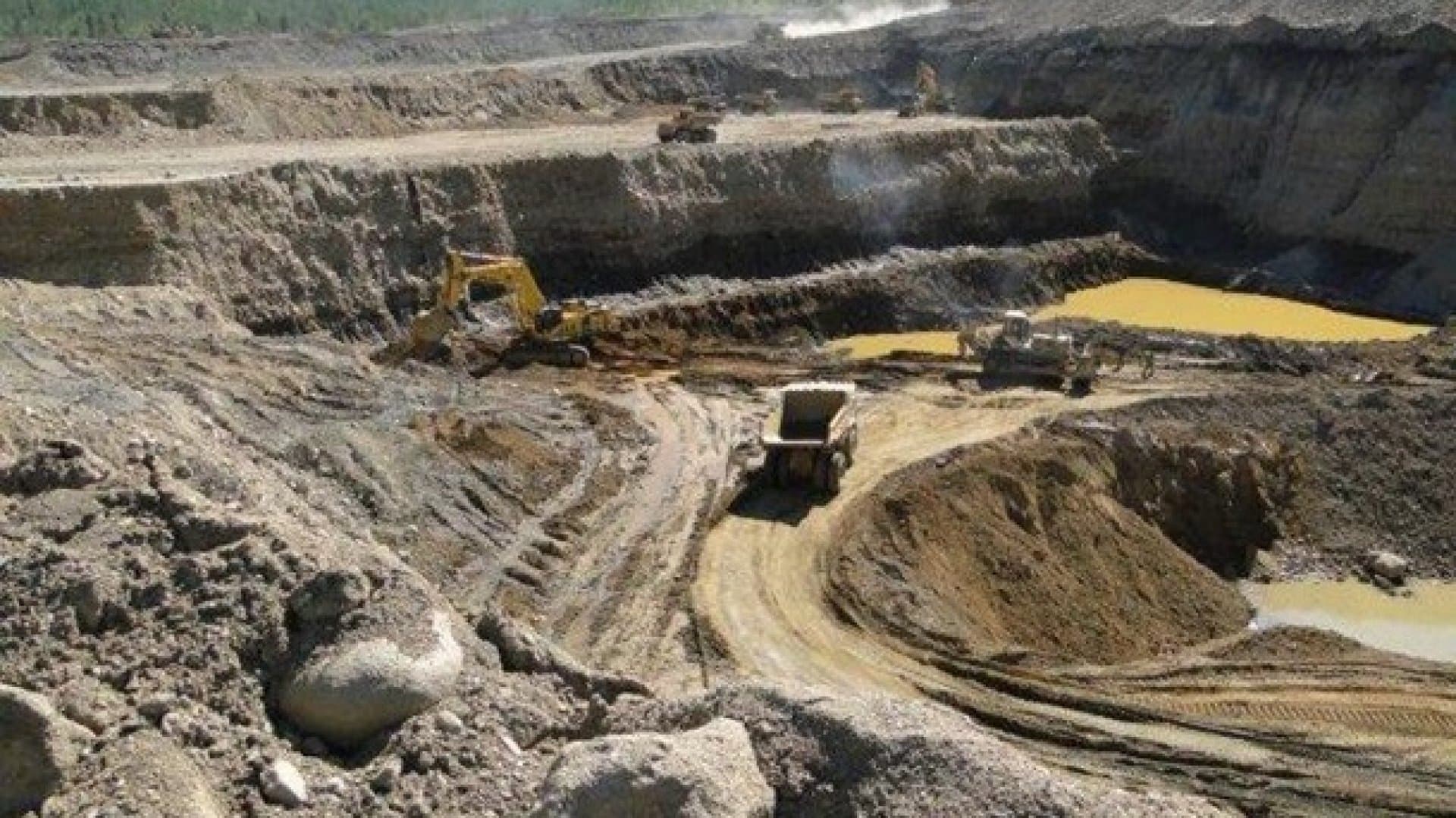 Daha 6 faydalı qazıntı yatağı hərraca çıxarılır