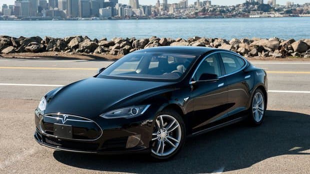 Birinci rübdə Tesla-dan rekord tədarük