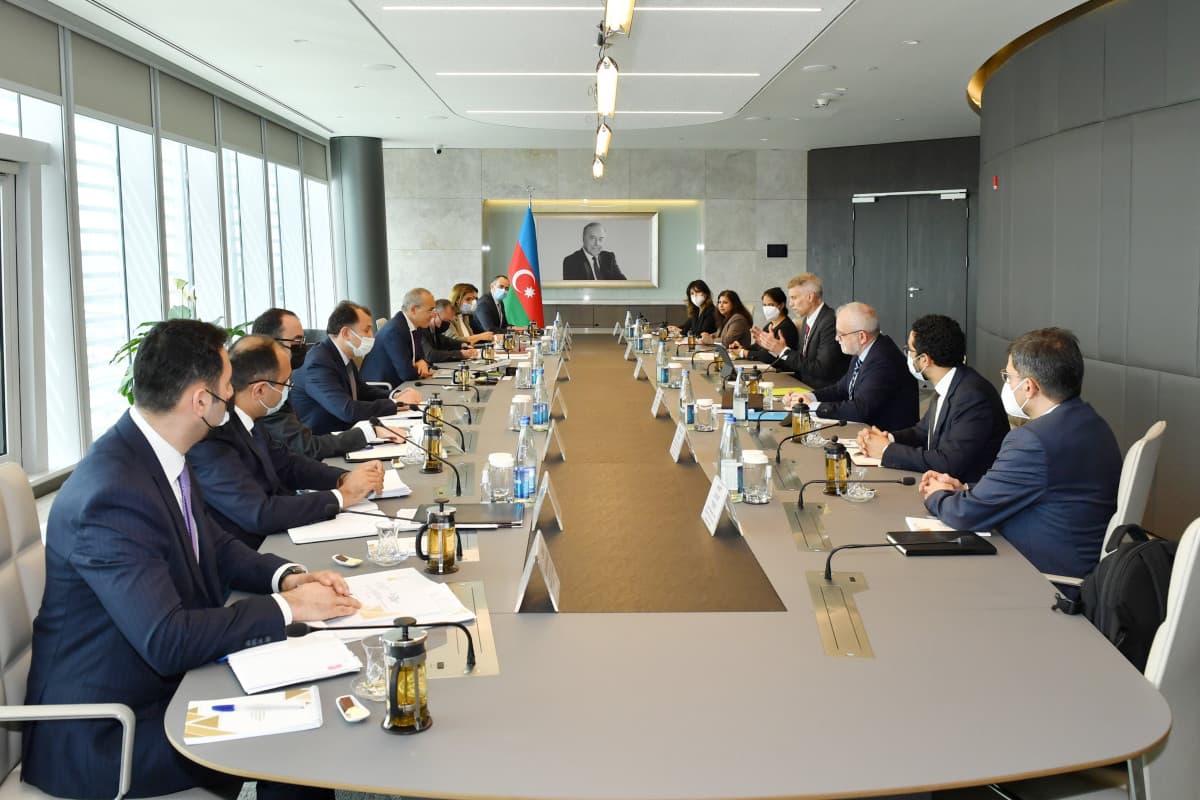 Mikayıl Cabbarov Dünya Bankının regional direktoru ilə görüşüb