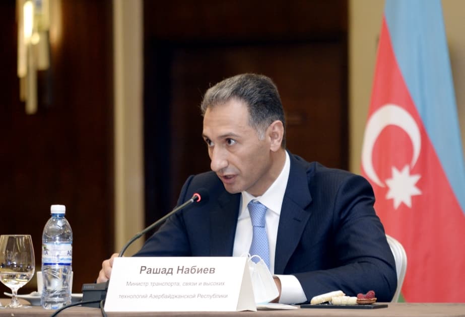 Nazir: "İT mütəxəssislərinin sayı bazar tələblərinə uyğun gəlmir"