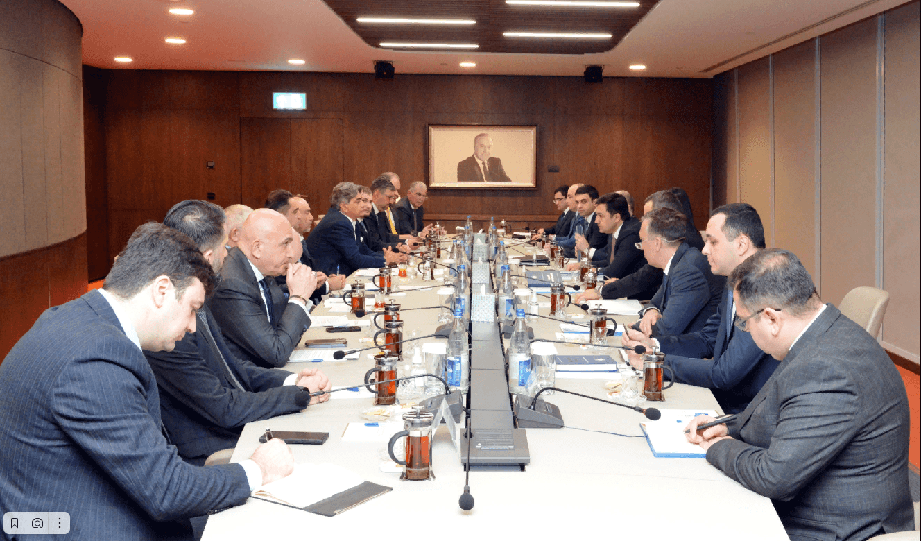 Dövlət Vergi Xidmətinin rəisi bank sektorunun nümayəndələri ilə görüşüb