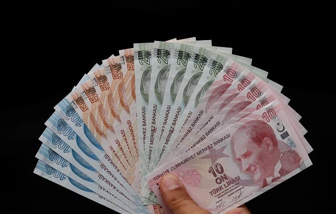 Lirə 7,5% dəyər itirdi