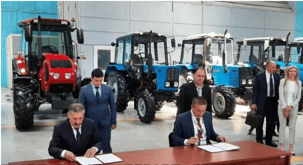 Gəncə Avtomobil Zavodu ilə Belarusun iki müəssisəsi arasında memorandumlar imzalanıb