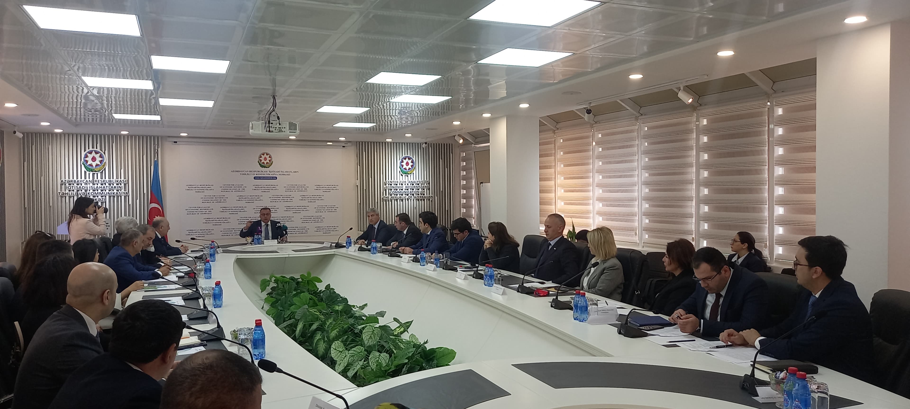 “Əmək və Məşğulluq” altsistemi sahibkarlarla müzakirə edilib