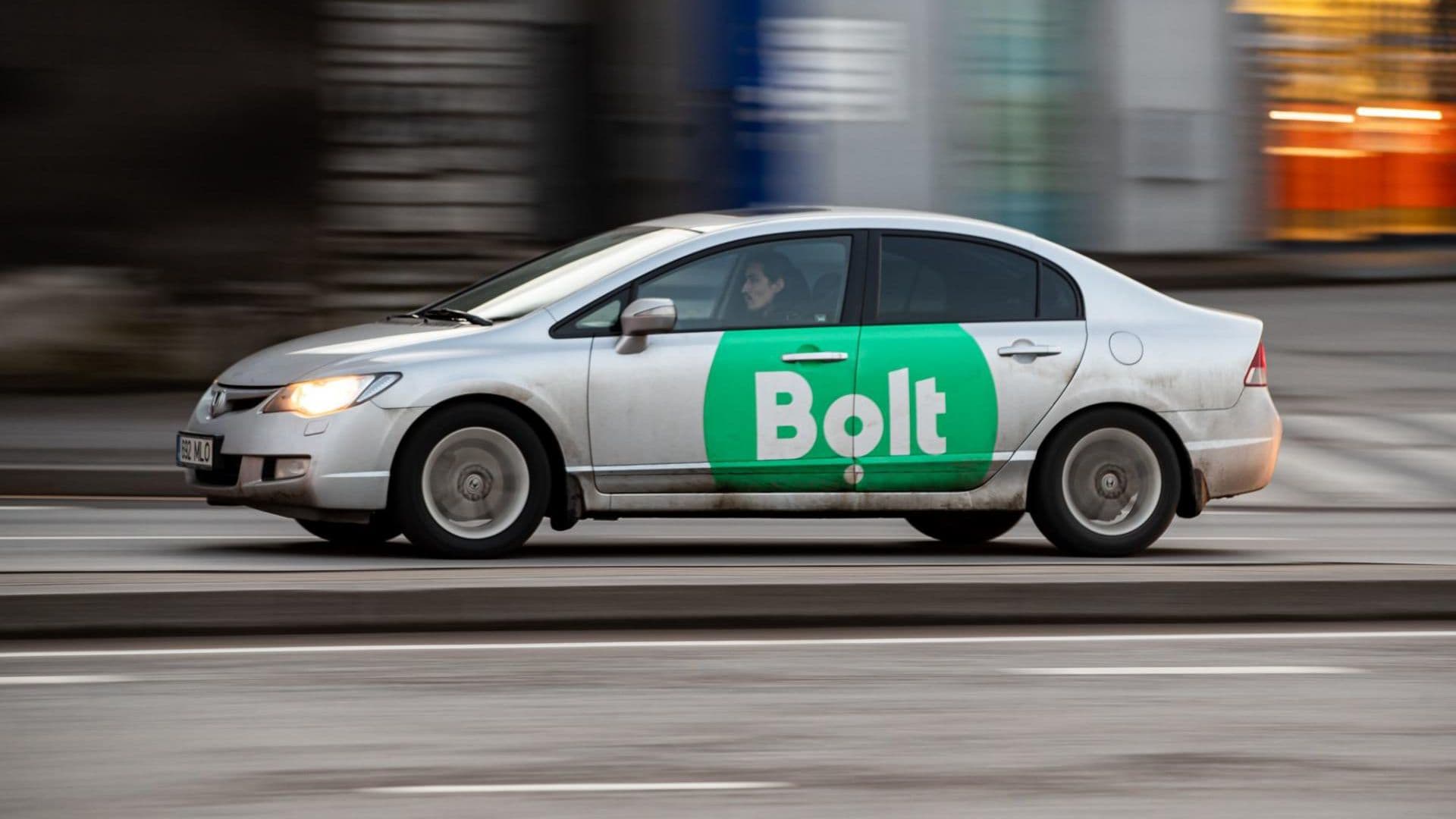 "Bolt" Azərbaycan qanunlarını niyə saymır?