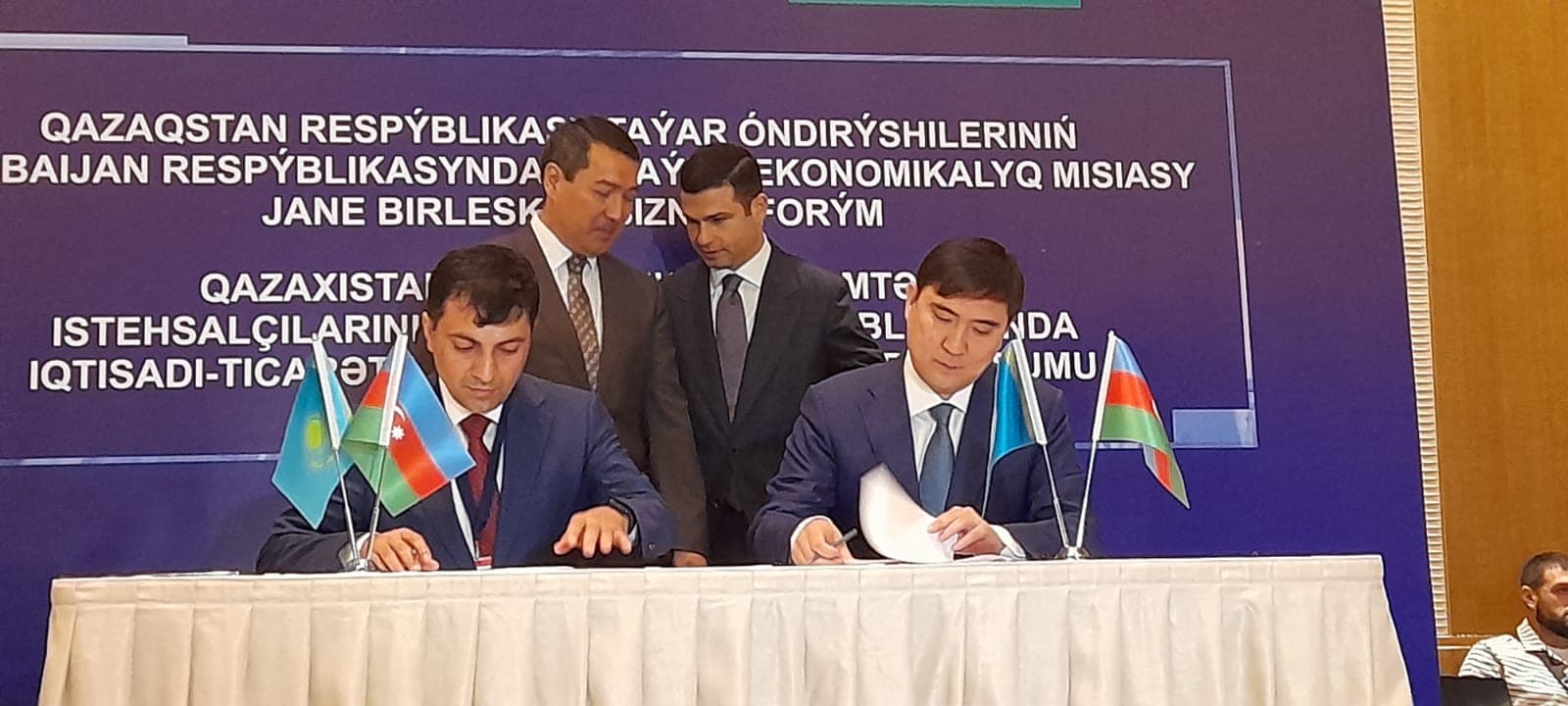 Azərbaycanla Qazaxıstan arasında iqtisadi əməkdaşlığa dair bir neçə sənəd imzalanıb