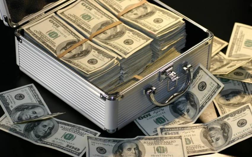 Dünyada dollar milyonçularının sayı artıb