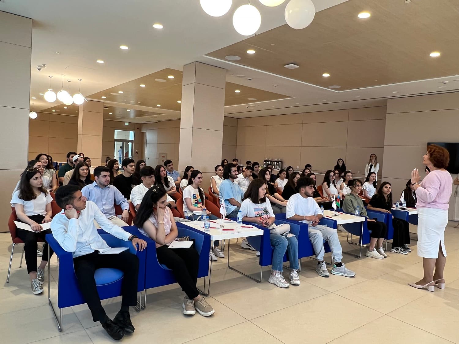 Kapital Bank tələbələrin inkişafı üçün növbəti tədbiri keçirdi