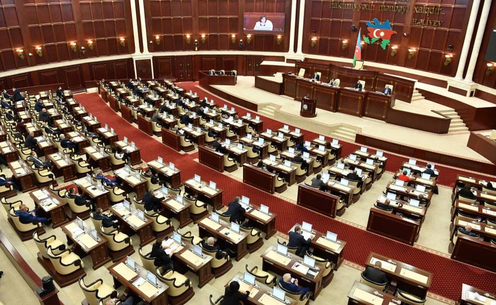 Parlamentdə büdcəyə dəyişiklik üçün müzakirələr başladı