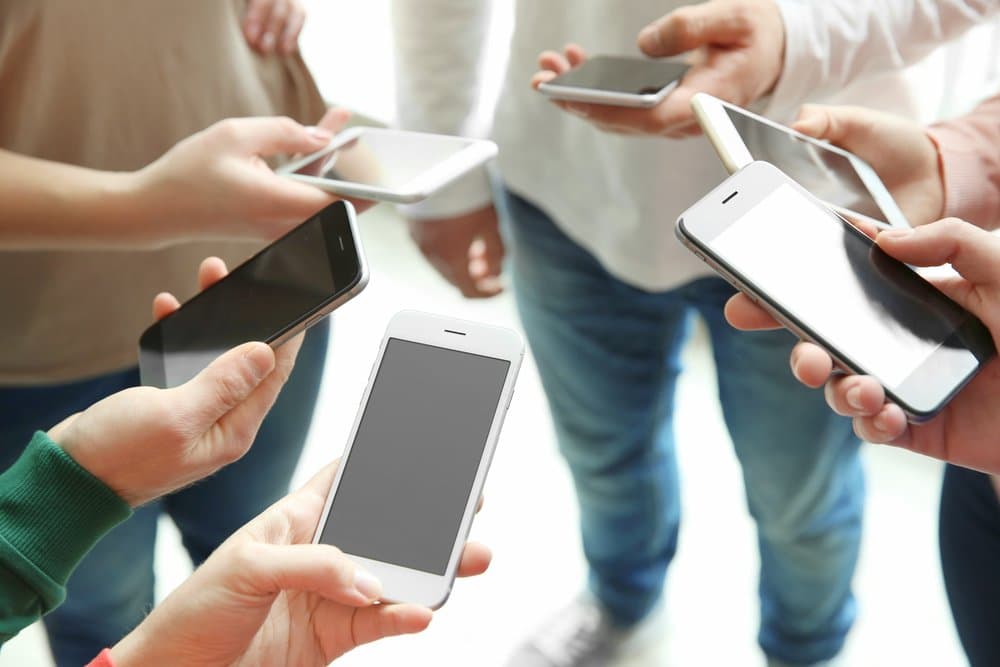Dövlət Xidməti mobil telefonlar satan 3 şirkət barəsində iş qaldırıb