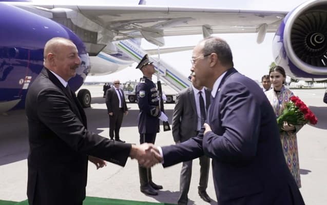 Prezident Özbəkistana getdi