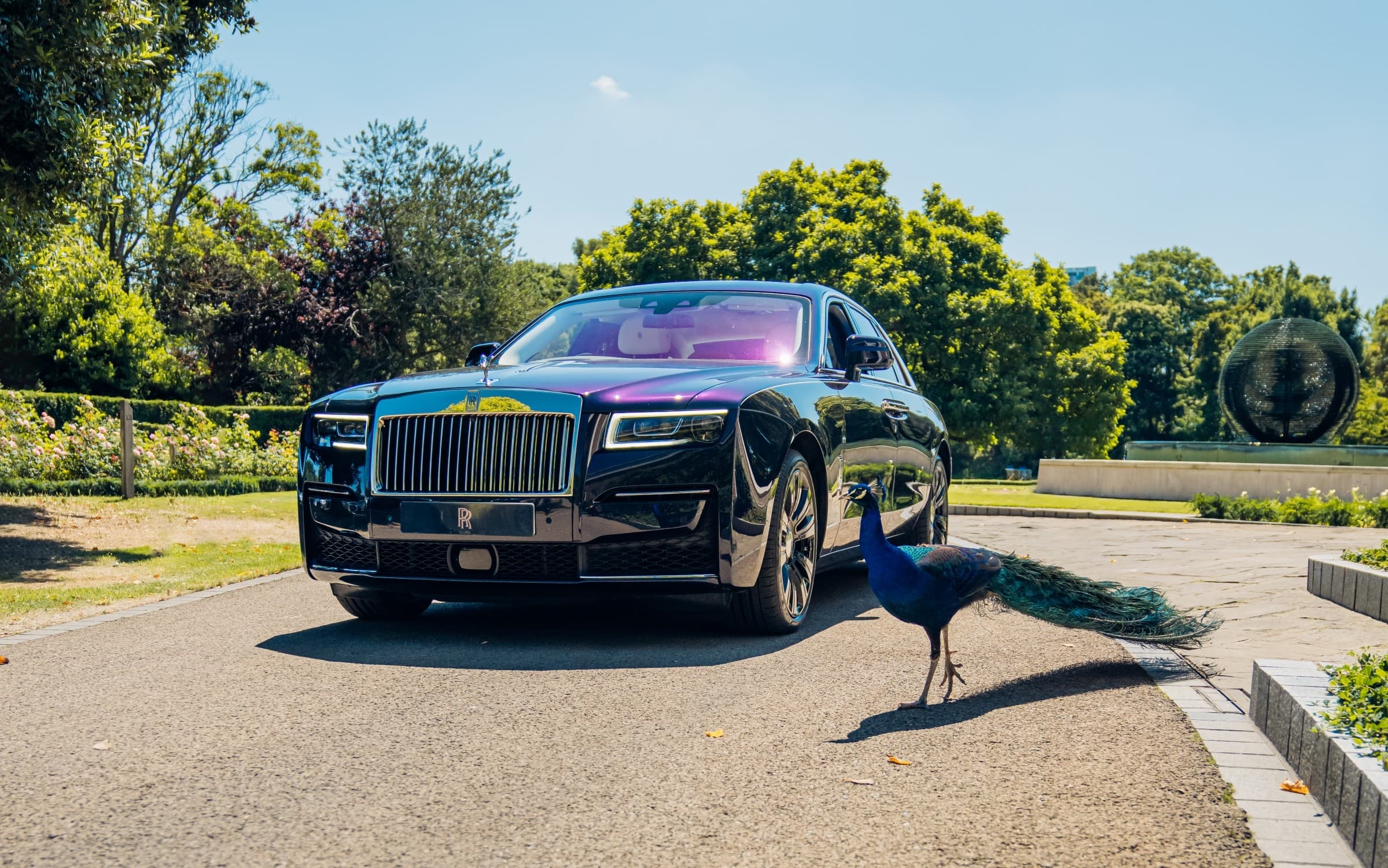 ROLLS-ROYCE MOTOR CARS LONDON YAY YARIŞINI QEYD EDİR