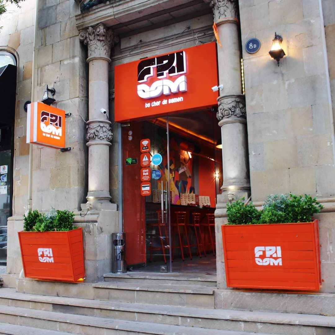 Bakıda məşhur fast-food restoranı satışa çıxarılıb-Sahibindən açıqlama və QİYMƏTİ