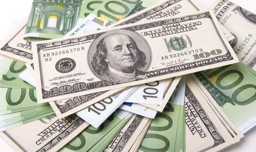 Avro dollar qarşısında son 20 ilin minimumuna enib