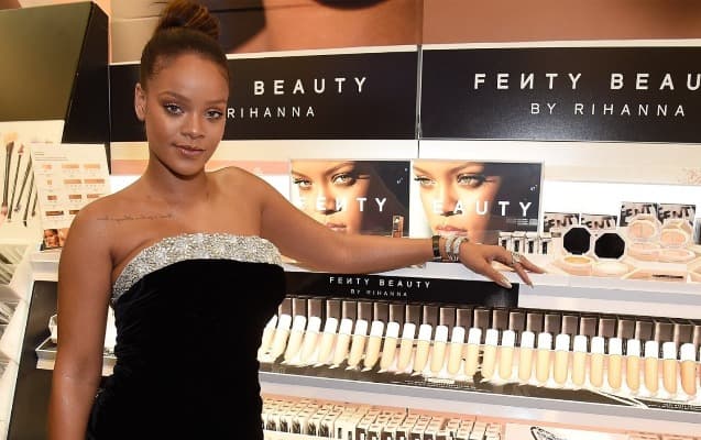 Rihanna ən gənc “self-made” milyarder oldu