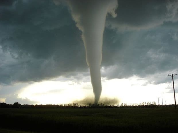 Nazirlik rəsmisi: Azərbaycanda tornadolar tez-tez müşahidə edilə bilər
