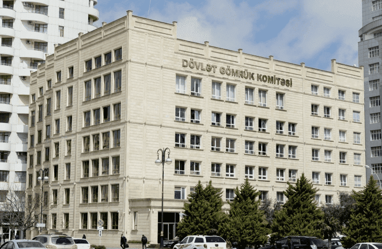 Gömrük xəttilə büdcə daxilolmaları 25% artıb