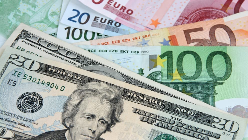 EURUSD son 20 ilin minimumlarında