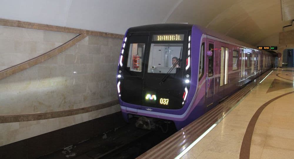 Bakıda 3 metro stansiyası sərnişinlərin girişinə bağlanır