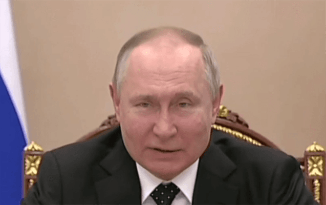 Putin: “Sanksiyalar davam edərsə, çox uzun və dərin tənəzzül ola bilər”