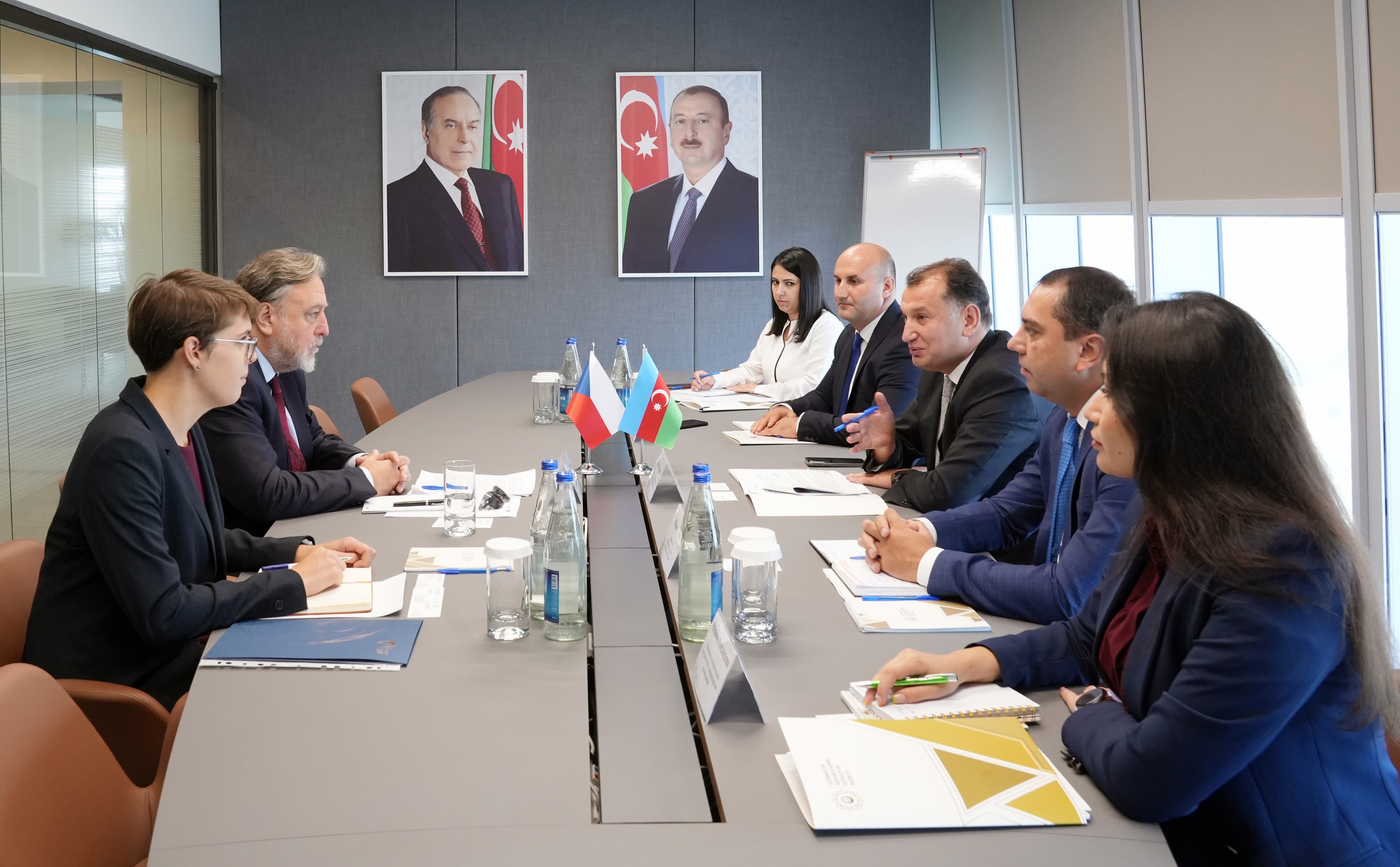Çexiya ilə iqtisadi əməkdaşlığın gücləndirilməsi müzakirə edilib
