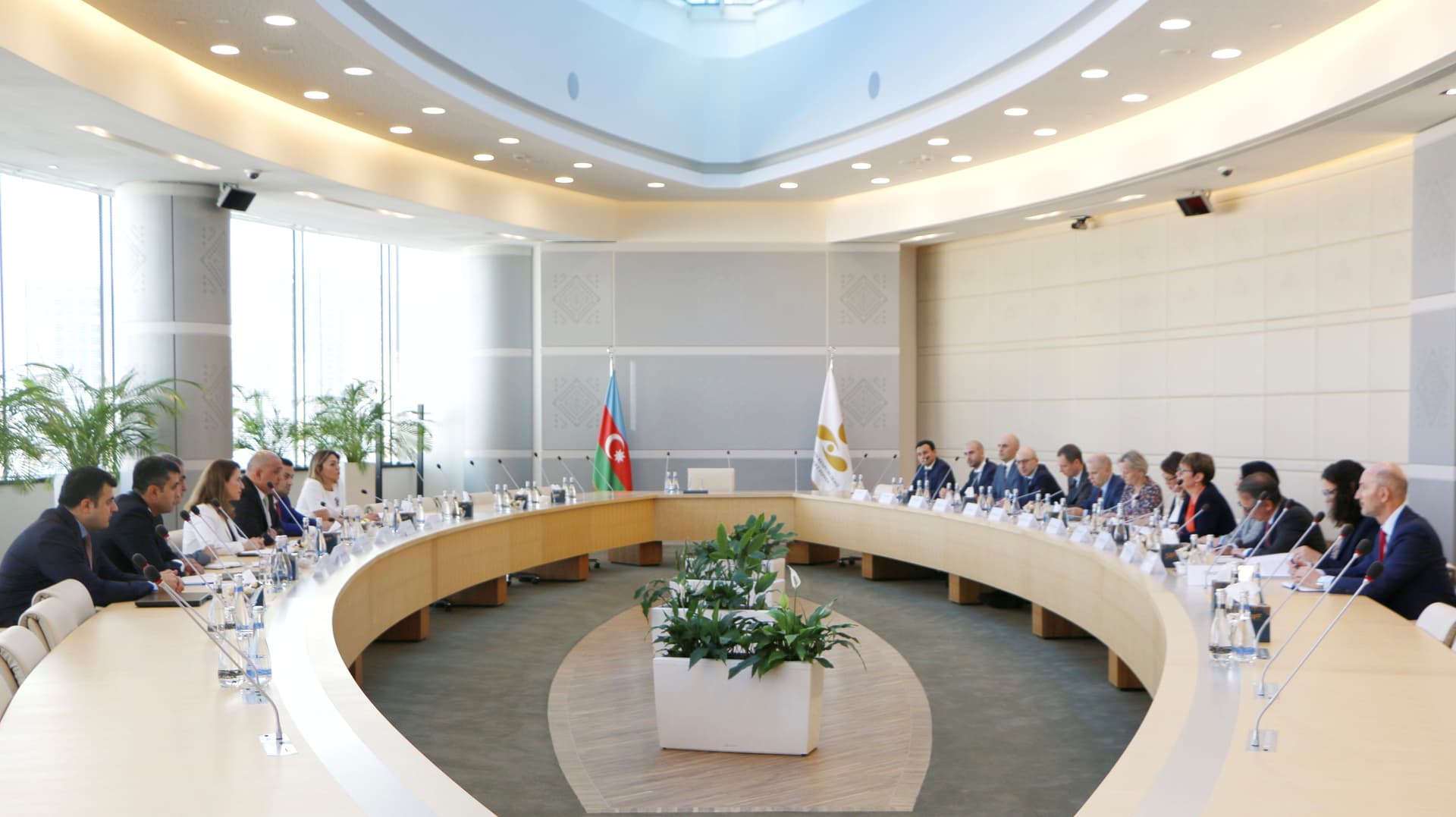 Avropa Yenidənqurma və İnkişaf Bankının Prezidentnin Dövlət Neft Fondu ilə görüşü