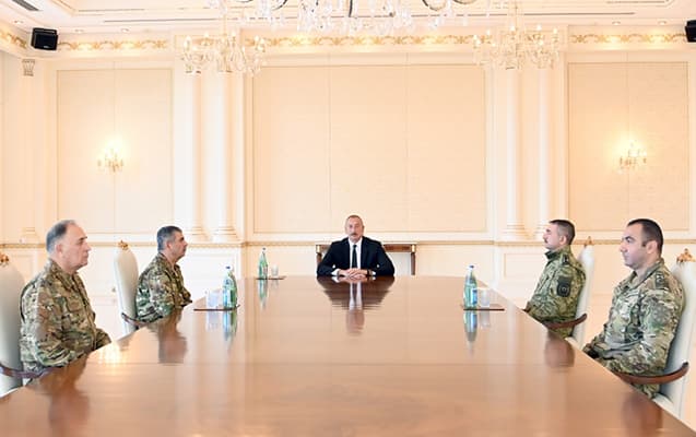 Prezident sərhəddəki vəziyyətlə bağlı müşavirə keçirdi - Foto