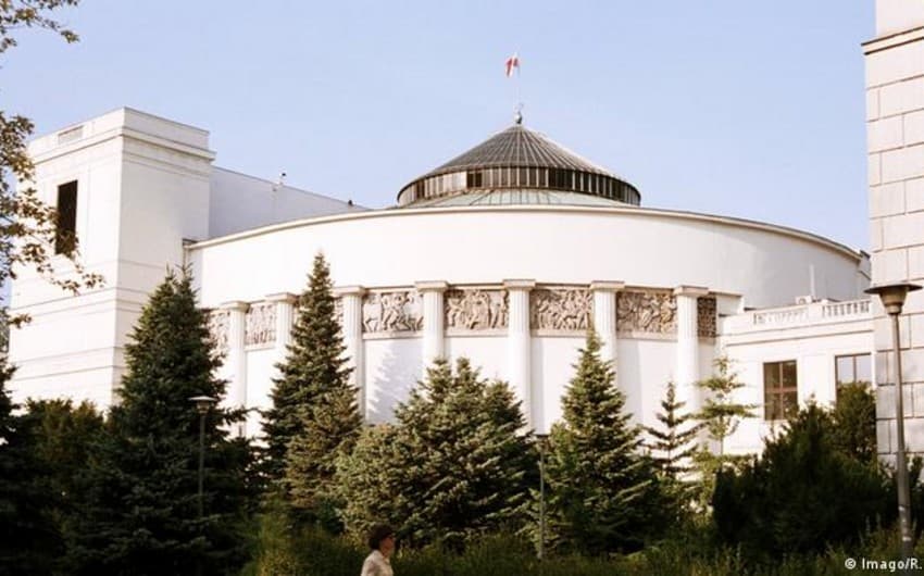 Polşa Seymi II Dünya Müharibəsində ziyana görə Almaniyadan təzminat tələb edir