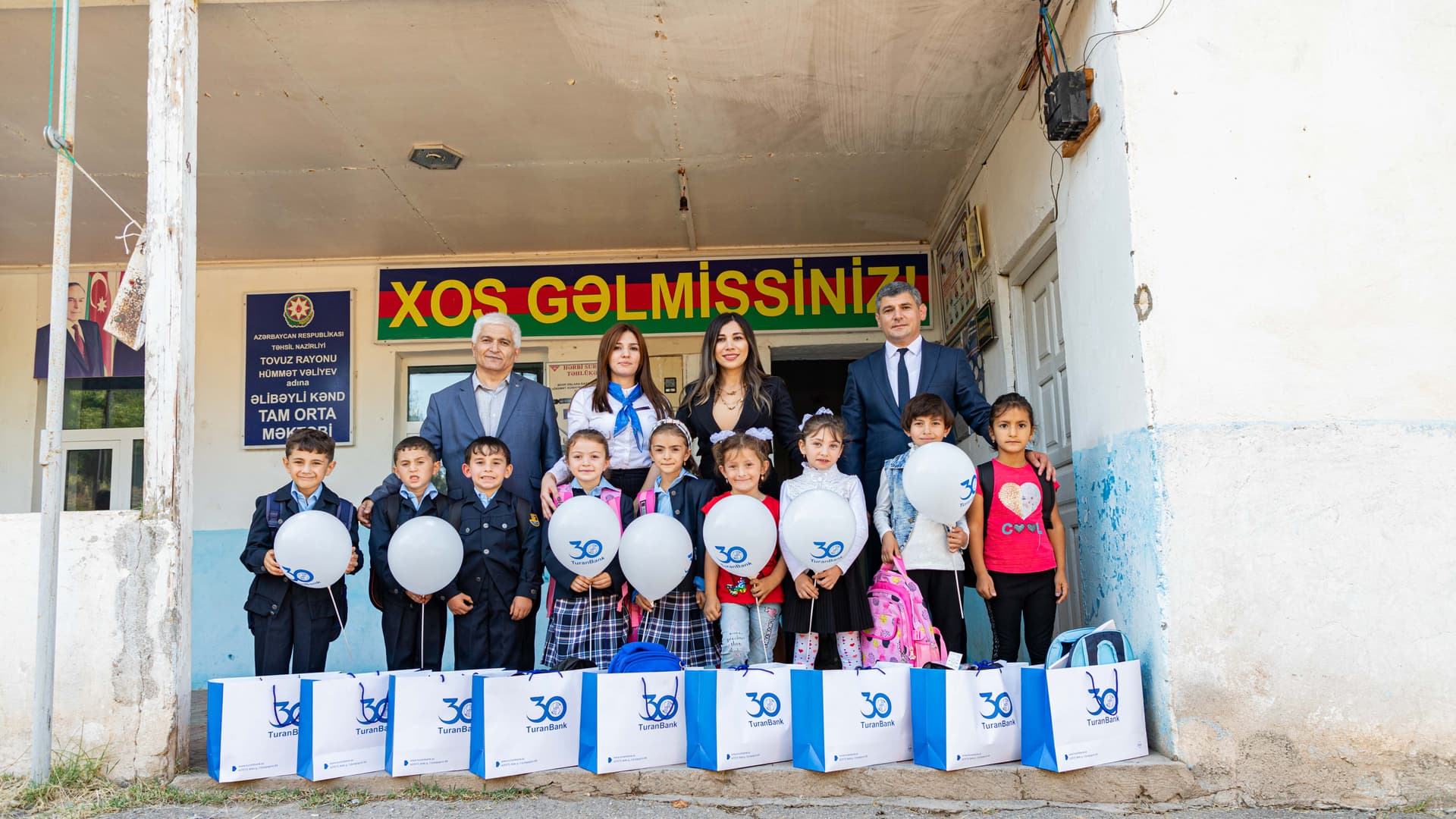 TuranBank “ASAN Məktub”la birgə məktəblilərin arzularını gerçəkləşdirib - Foto