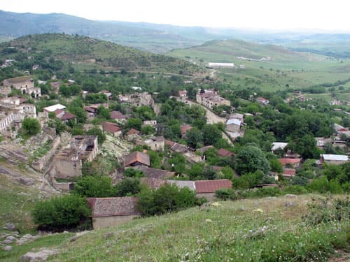 Tuğ kəndinin bərpasına başlanılır