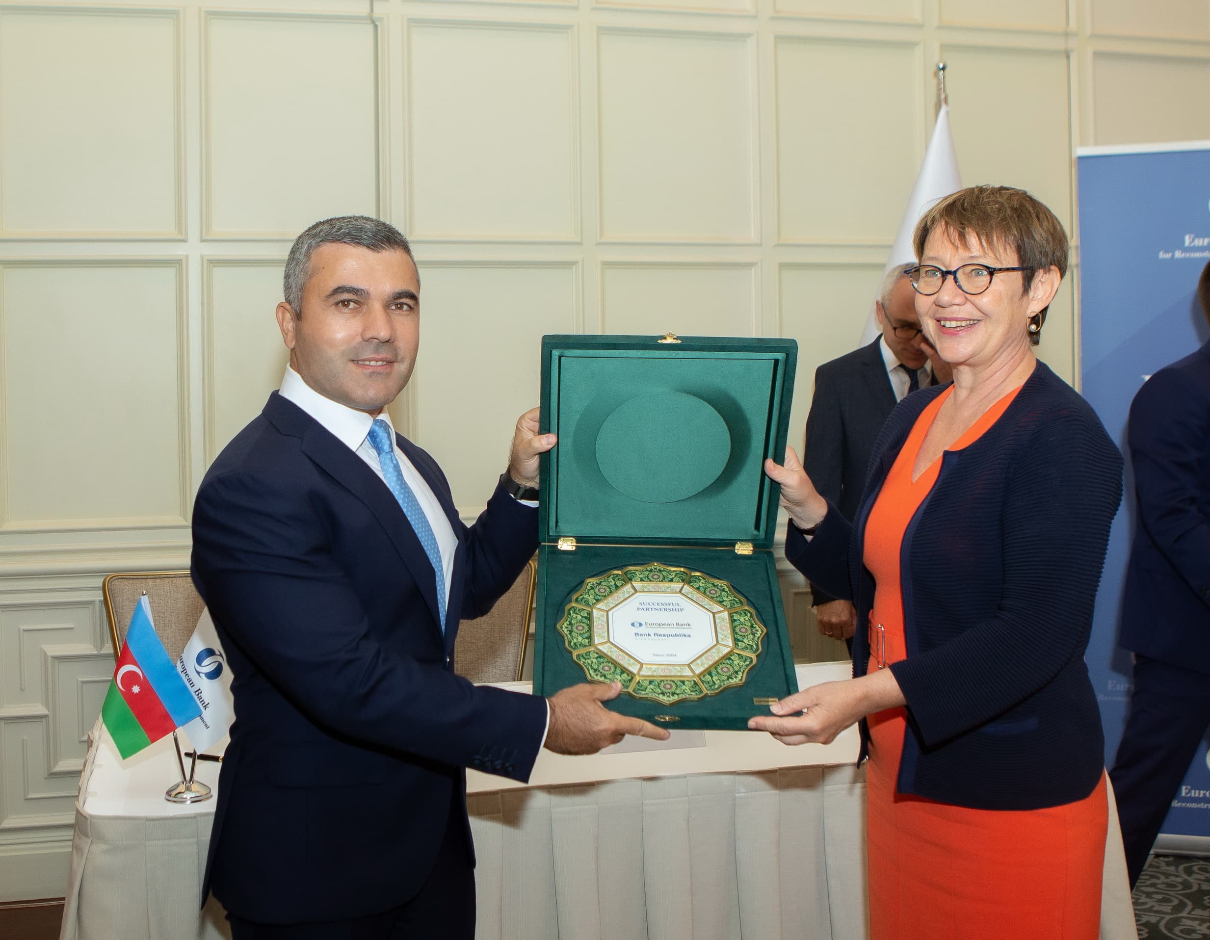 Bank Respublika və EBRD arasında əməkdaşlığı möhkəmləndirən növbəti saziş imzalanıb