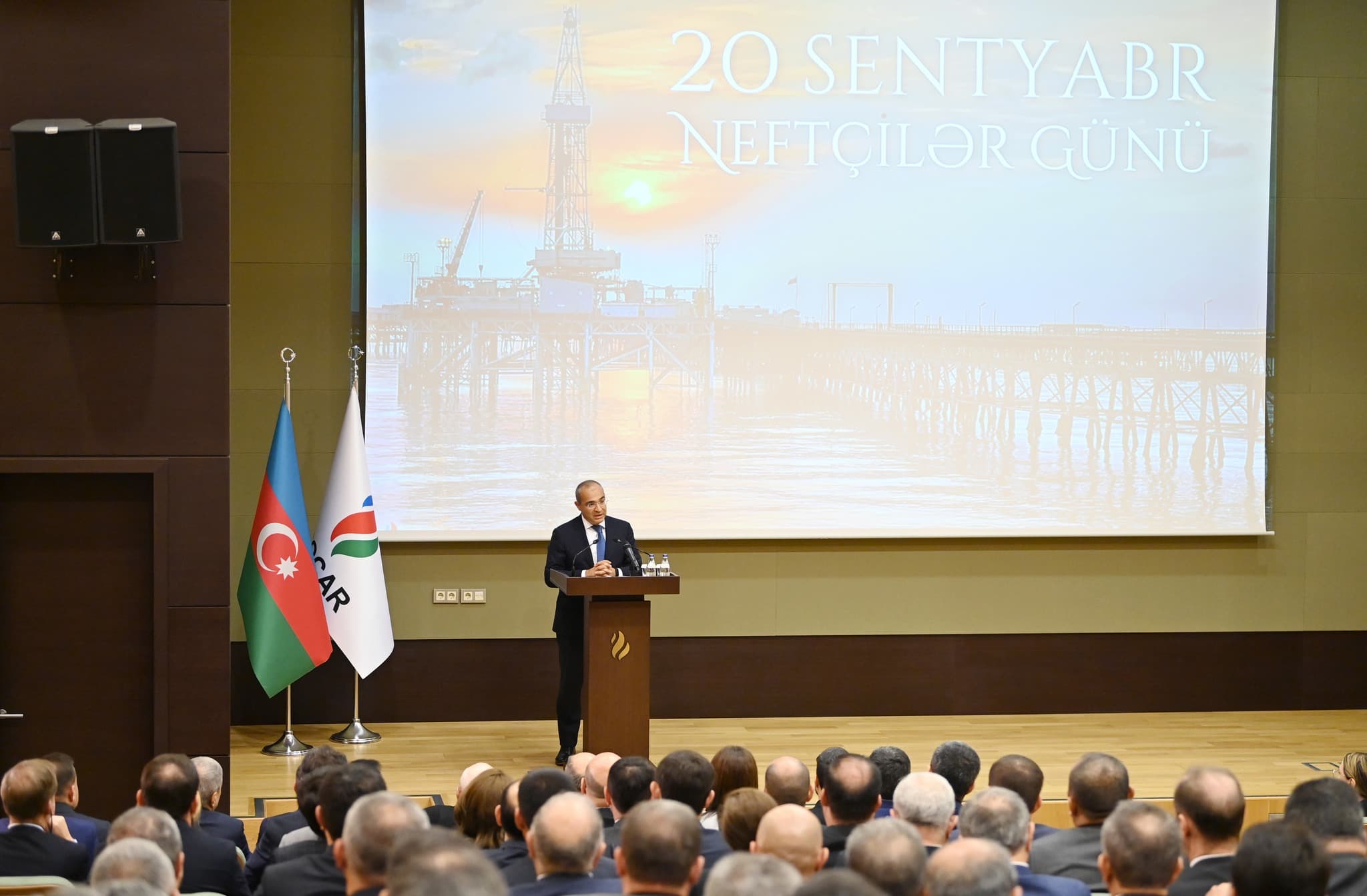 Mikayıl Cabbarov: Ölkəmizin neft sənayesində əldə edilmiş nailiyyətlər barədə danışdıq