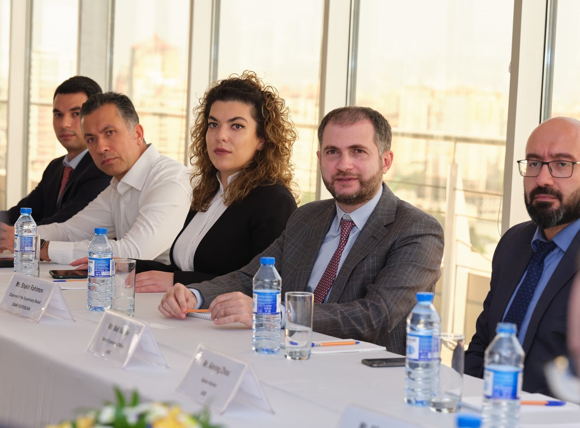 “Bank Respublika”nın Müşahidə Şurasının sədri Şakir Rəhimov Asiya İnkişaf Bankının vitse-prezidenti Şiksin Çen ilə görüşmüşdür