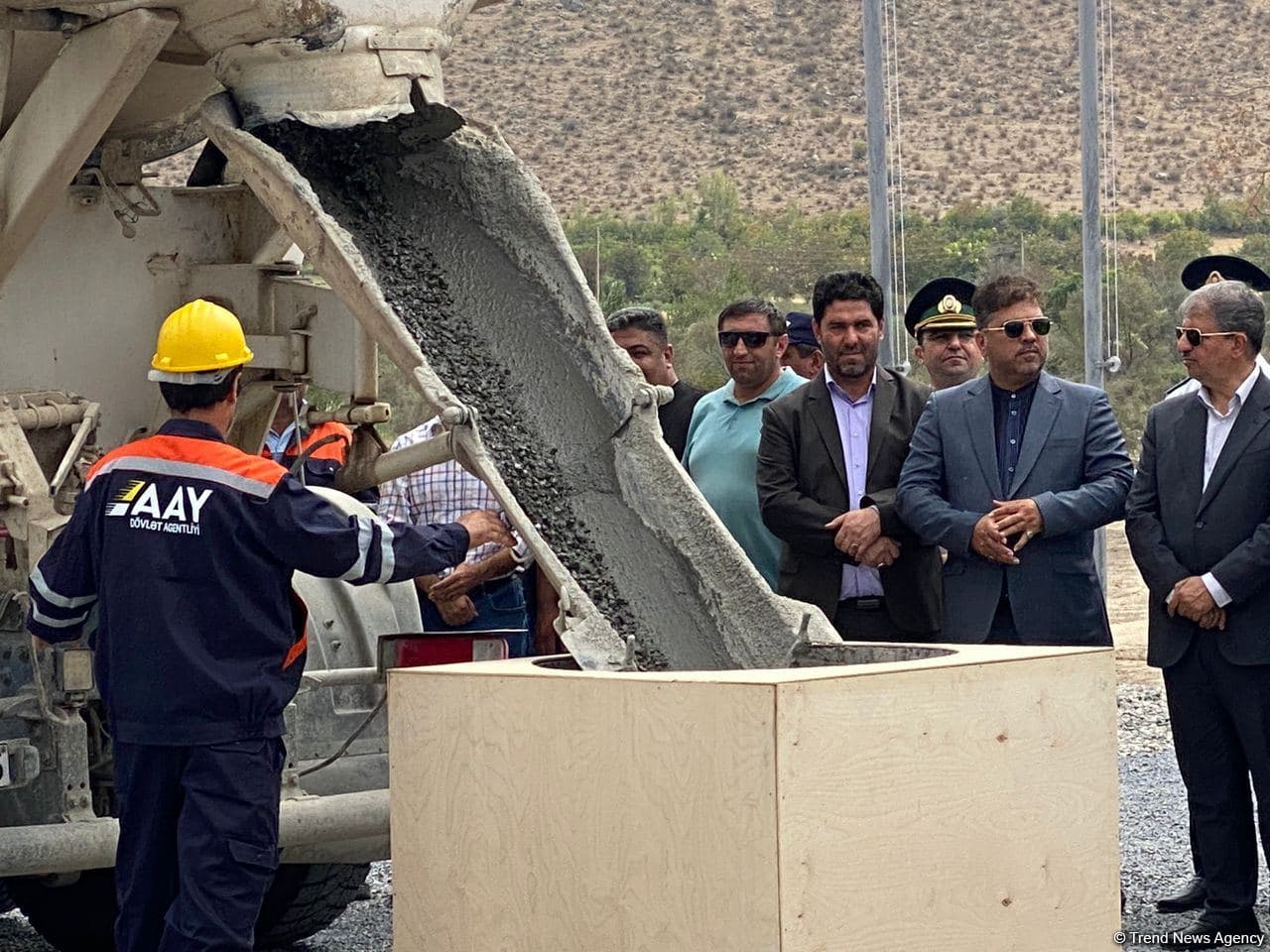 Şərqi Zəngəzur iqtisadi rayonunda İranla sərhəddə Ağbənd avtomobil yolu körpüsünün təməlqoyma mərasimi keçirilib