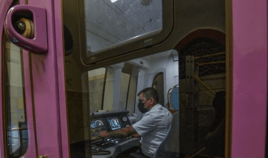Metroda sıxlığı aradan qaldırmaq üçün “çarə”: Sərnişinlər platformaya az-az buraxılacaqlar - VİDEO