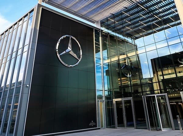 Mercedes 161 min avtomobili geri çağırır